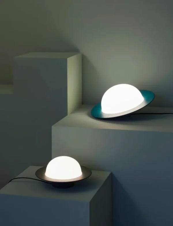 Normann Copenhagen Tischlampen-AGO Alley Still Tischleuchte, dimmbar, klein, Grün