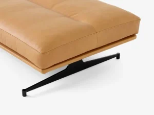 &Tradition Sitzgelegenheiten-&Tradition Inland AV32 Pouf, schwarz - cognacbraunes Noble-Leder