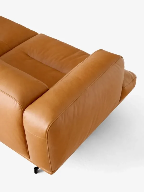 &Tradition Sofas Und Liegen-&Tradition Inland AV22 2-Sitzer-Sofa, schwarz - cognacbraunes Noble-Leder