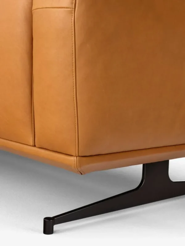 &Tradition Sofas Und Liegen-&Tradition Inland AV22 2-Sitzer-Sofa, schwarz - cognacbraunes Noble-Leder