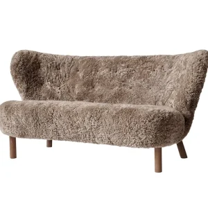 &Tradition Sofas Und Liegen-&Tradition Little Petra VB2 Sofa, Sahara gelocktes Schafsfell – Nussbaum ge