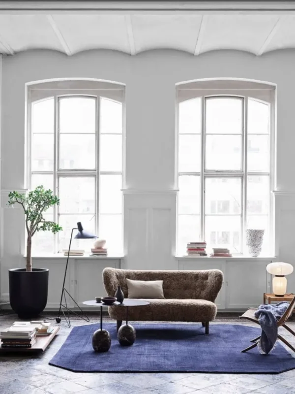 Tapio Anttila Collection Sofas Und Liegen-&Tradition Little Petra VB2 Sofa, Sahara, gelocktes Schafsfell - Eiche weiß