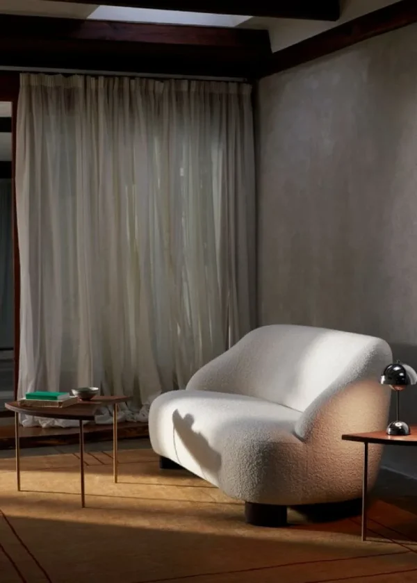 &Tradition Sofas Und Liegen-&Tradition Margas LC3 2-Sitzer-Sofa, Nussbaum - Karakorum 001