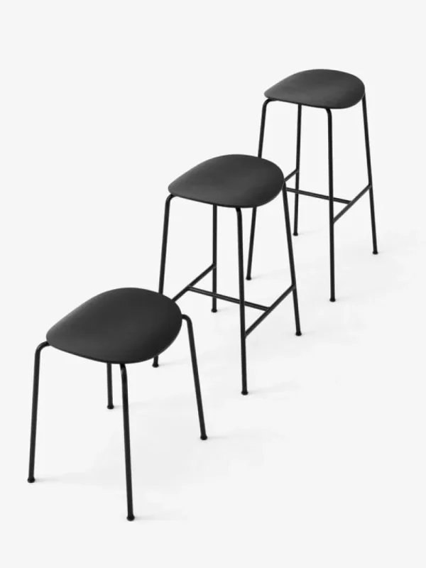 GUBI Sitzgelegenheiten-&Tradition Pavilion AV36 Hocker, schwarz lackierte Eiche