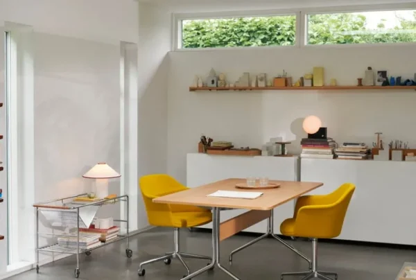&Tradition Schreibtische Und Raumtrenner | Tische^&Tradition Pavilion AV18 Tisch, Chrom - Eiche lackiert
