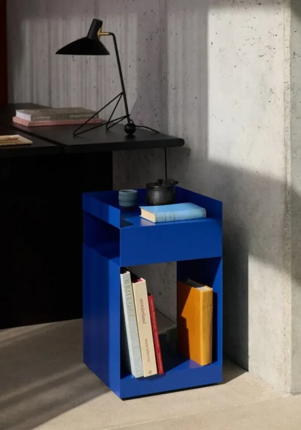 Muuto Tische-&Tradition Rotate SC73 Beistelltisch, kobaltblau