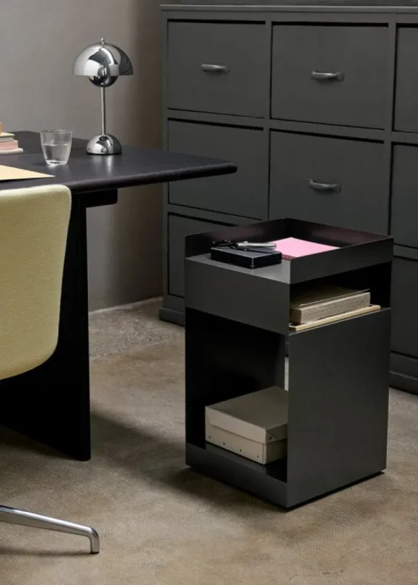 Fritz Hansen Tische-&Tradition Rotate SC73 Beistelltisch, steingrau