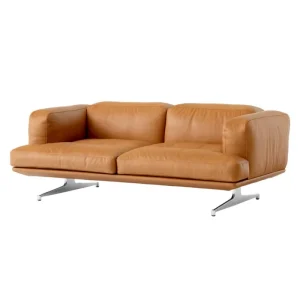 Audo Copenhagen Sofas Und Liegen-&Tradition 2-Sitzer Sofa Inland AV22, pol. Aluminium - edles Leder cognac