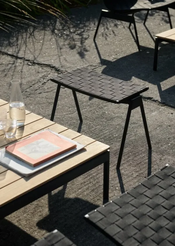 &Tradition Terrassenmöbel^&Tradition Ville AV50 Gartencouchtisch, 90 x 90 cm, Teak - warm black