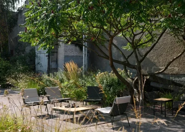 &Tradition Terrassenmöbel^&Tradition Ville AV45 Outdoor-Loungesessel mit Armlehnen, bronze green