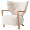 &Tradition Sitzgelegenheiten-&Tradition Wulff ATD2 Loungesessel, Moonlight-Schaffell - Eiche