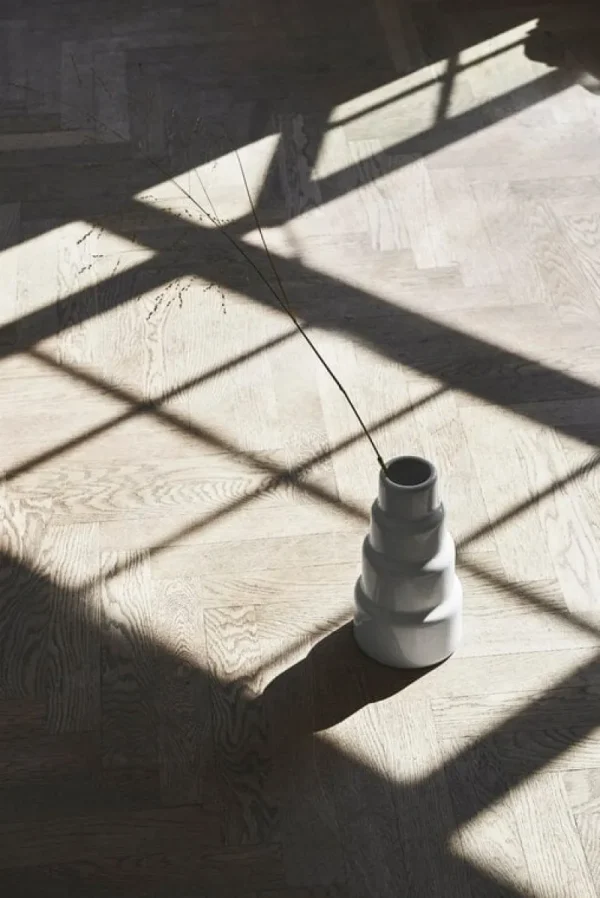 Georg Jensen Vasen-1616 / arita japan SB Vase, hoch, Rote Punkte