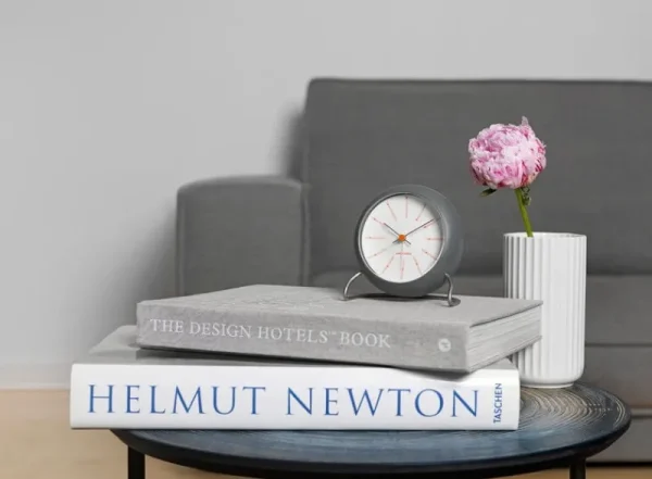 Stelton Uhren-Arne Jacobsen AJ Bankers Tischuhr mit Wecker, Dunkelgrau