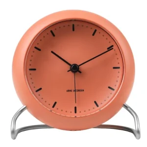 Arne Jacobsen Uhren-AJ City Hall Tischuhr mit Wecker, blasses Orange