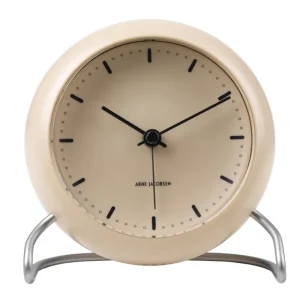 Arne Jacobsen Uhren-AJ City Hall Tischuhr mit Wecker, sandbeige