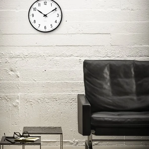 Arne Jacobsen Uhren-Wanduhr AJ Station, 16 cm