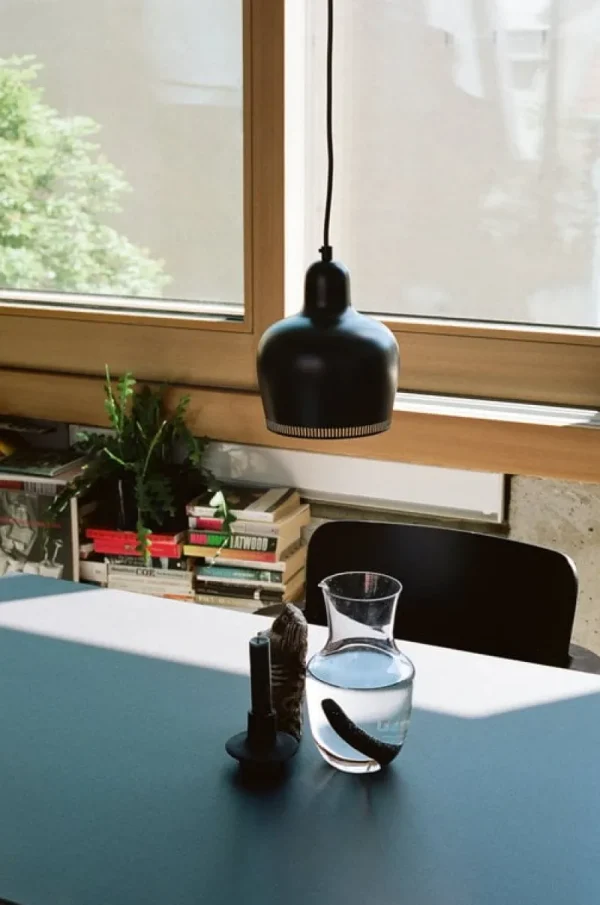 Louis Poulsen Deckenleuchten-Artek Aalto A330S „Golden Bell“ Pendelleuchte, schwarz
