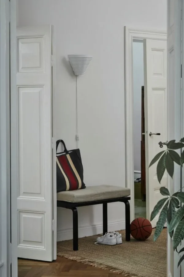 Muuto Sitzgelegenheiten-Artek Aalto Bank 153B, schwarz