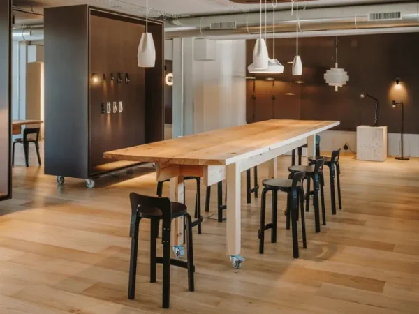 Artek Sitzgelegenheiten-Aalto Hochstuhl K65, schwarz