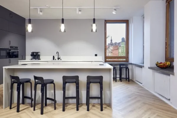 Artek Sitzgelegenheiten-Aalto Hochstuhl K65, schwarz
