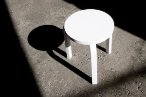 Hem Sitzgelegenheiten-Artek Aalto Hocker 60, weiß lackiert
