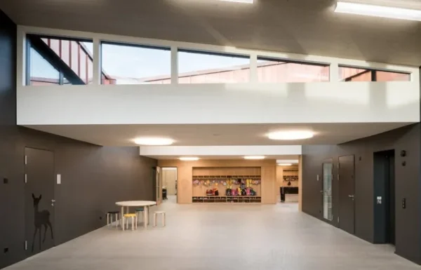 HAY Sitzgelegenheiten-Artek Aalto Hocker E60, blau/Birke