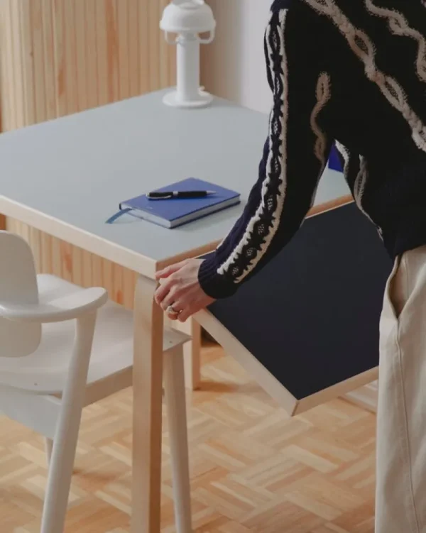 NORR11 Tische-Artek Aalto Klapptisch DL81C, Birke - dampfgraues/rauchblaues Linoleum