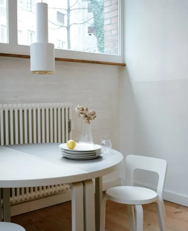 Muuto Deckenleuchten-Artek Aalto Pendelleuchte A110 „Hand Grenade“, weiß