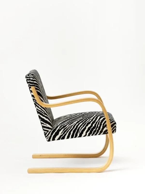 HAY Sitzgelegenheiten-Artek Aalto Sessel 402, Honigfarben gebeizt - Zebra