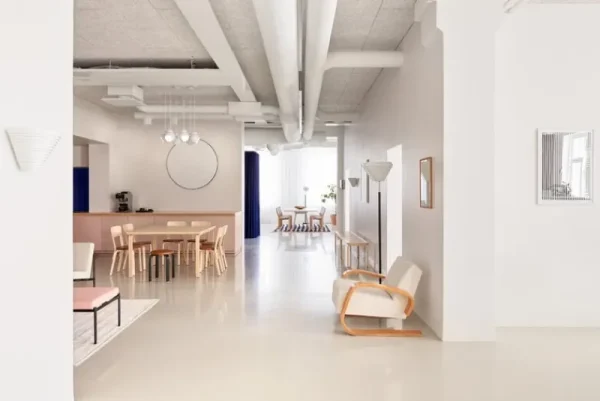 Artek Sitzgelegenheiten-Aalto Sessel 400 „Tank“, Birke - weiß Hallingdal 100