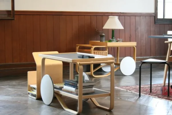 Artek Tische-Aalto Teewagen 900, schwarz