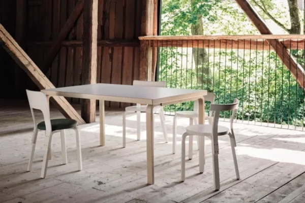 Montana Furniture Tische-Artek Aalto Tisch 82A, Birke - Linoleum schwarz