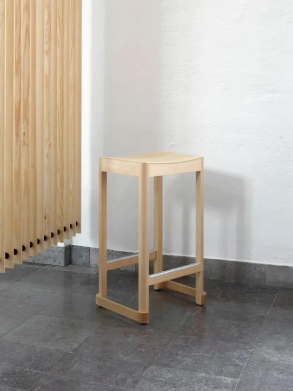 Artek Sitzgelegenheiten-Atelier Barhocker, 65 cm, Schwarz