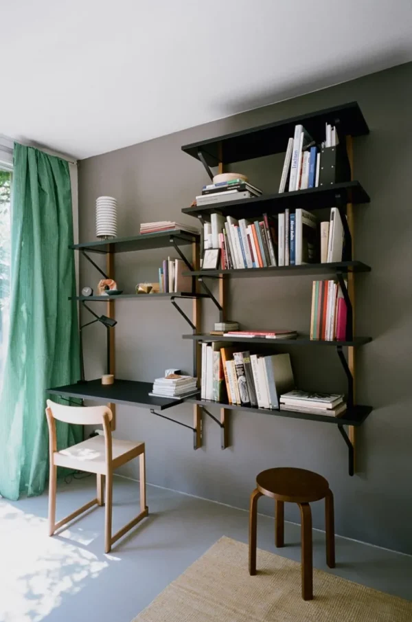 Normann Copenhagen Sitzgelegenheiten-Artek Hocker Aalto E60, Nussbaum