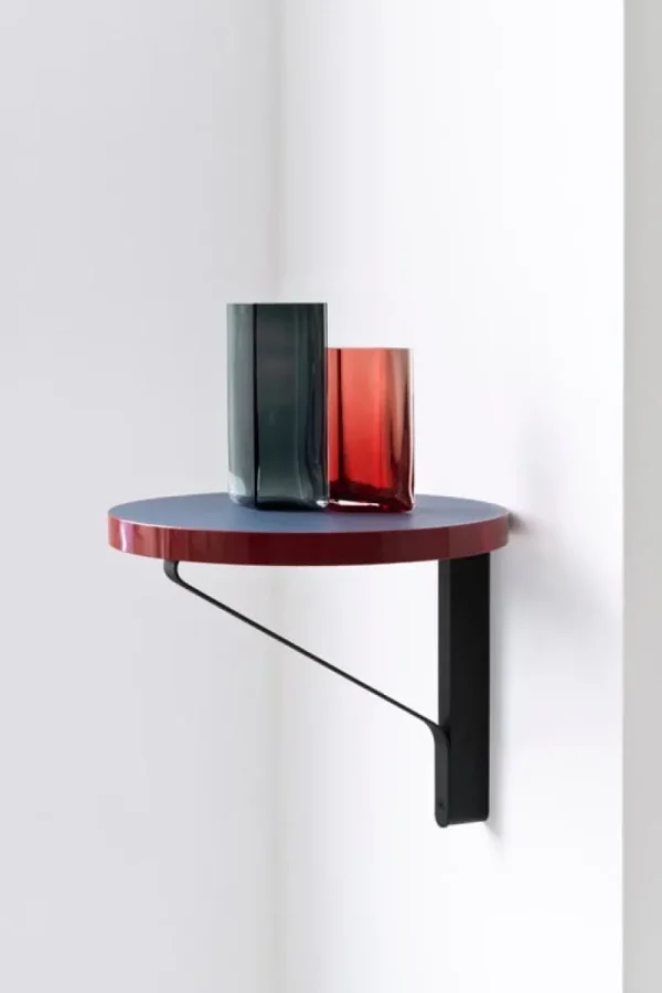 Muuto Regale | Tische-Artek Kaari REB 007 Wandregal, blau/rot/schwarz