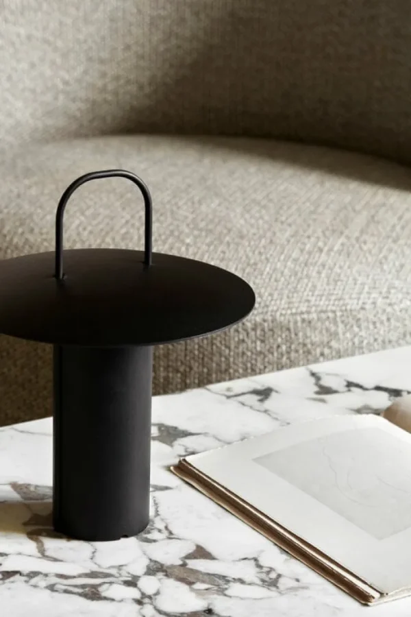 Eberhart Furniture Tische-Audo Copenhagen Androgyne Loungetisch, Eiche - Calacatta-Viola-Marmor