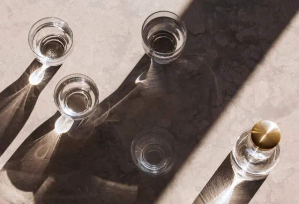 Audo Copenhagen Karaffen Und Krüge^Bottle Karaffe, 1 l, Klarglas - Messing