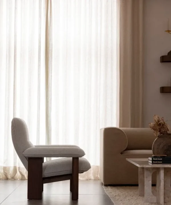Audo Copenhagen Sitzgelegenheiten-Brasilia Loungesessel, Walnuss – Bouclé 02