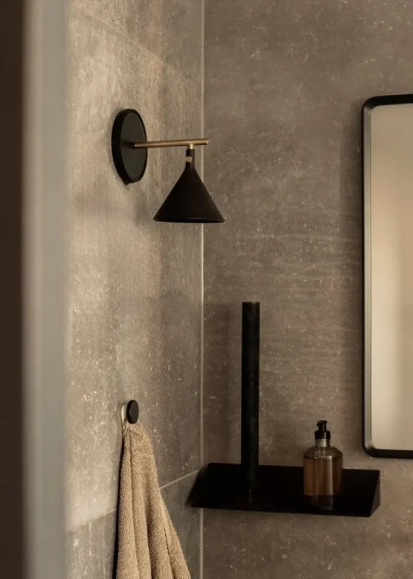 Frandsen Außenleuchten | Wandleuchten-Audo Copenhagen Cast Sconce Wandleuchte mit Diffusor, IP44, schwarz