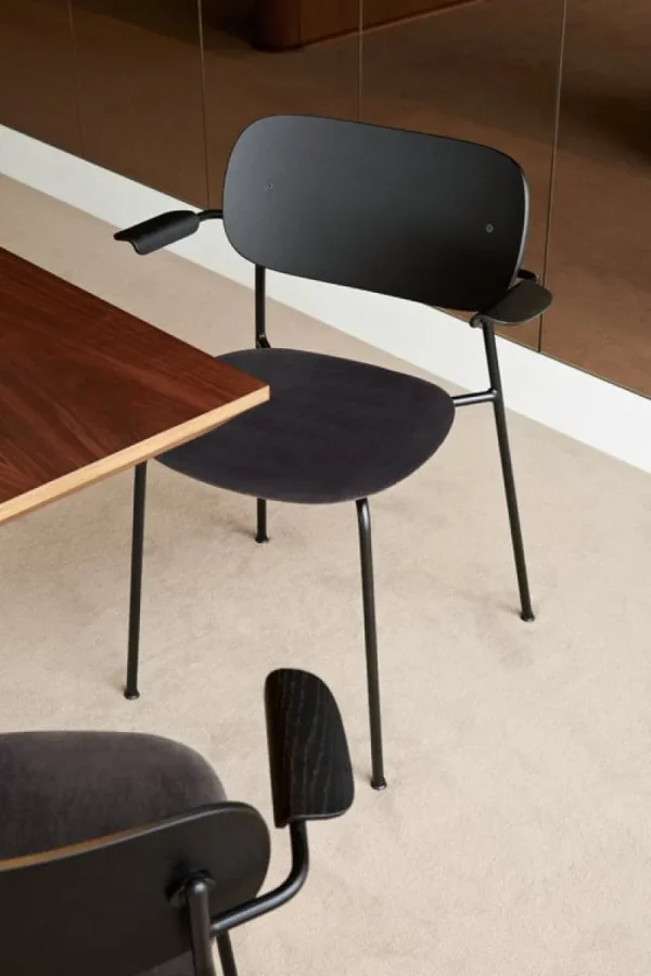 Vitra Sitzgelegenheiten-Audo Copenhagen Co Chair mit Armlehnen, schwarze Eiche