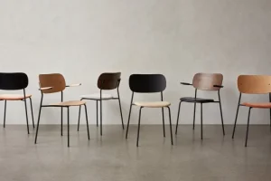 Artek Sitzgelegenheiten-Audo Copenhagen Co Chair mit Armlehnen, Eiche