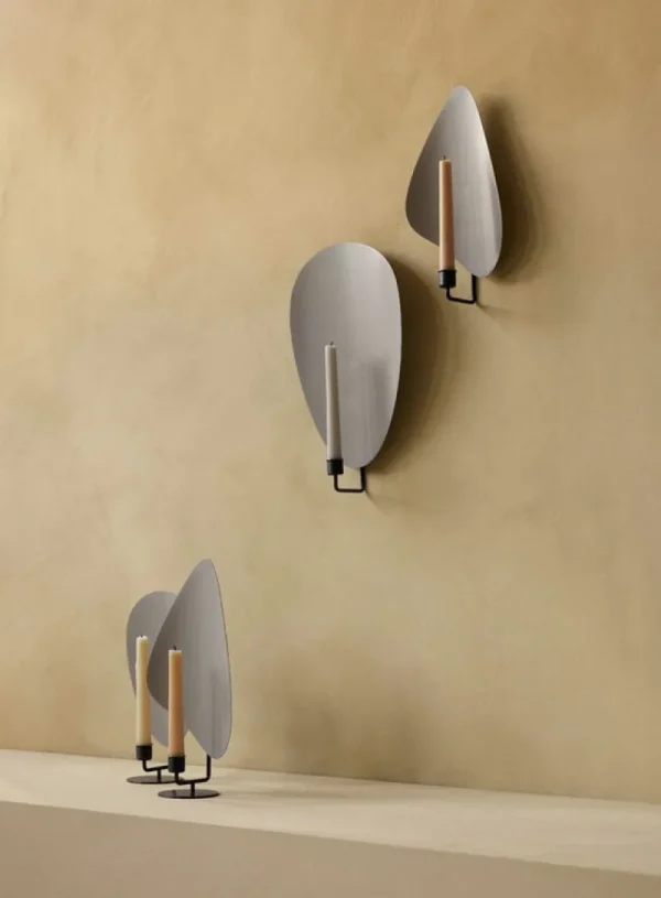 Audo Copenhagen Kerzen Und Kerzenhalter-Flambeau Wandkerzenhalter, 40 cm, brüniertes Messing - Grau
