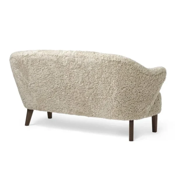 &Tradition Sofas Und Liegen-Audo Copenhagen Ingeborg Sofa 2,5-Sitzer, Moonlight-Schaffell - Eiche geräuchert