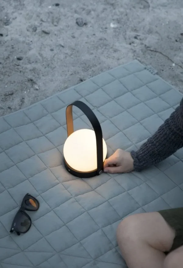 Hem Tischlampen | Tragbare Lampen-Audo Copenhagen LED-Tischleuchte Carrie, schwarz
