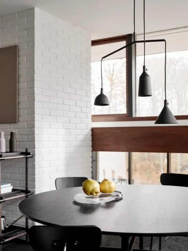 Audo Copenhagen Tische-Snaregade Tisch, rund, 138 cm, schwarze Eiche