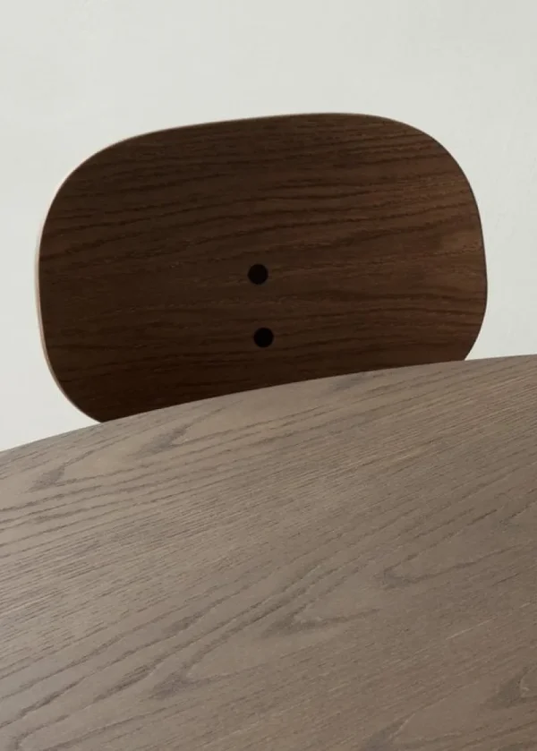 Muuto Tische-Audo Copenhagen Snaregade Tisch, rund, 138 cm, Eiche dunkel gebeizt