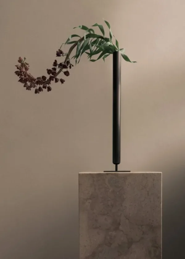 Marimekko Vasen-Audo Copenhagen Stance Vase, 50 cm, brüniertes Messing