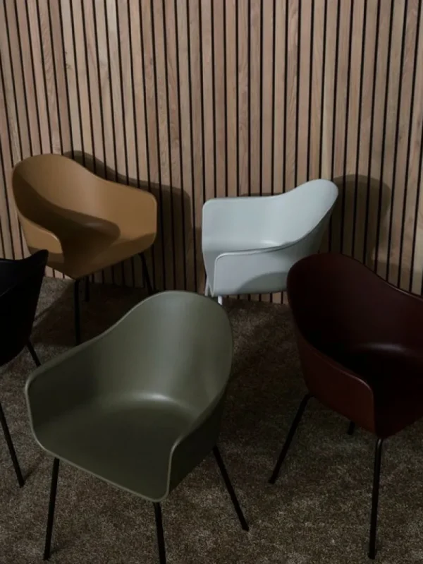 HAY Sitzgelegenheiten-Audo Copenhagen Stuhl Harbour, dunkelrot – schwarz