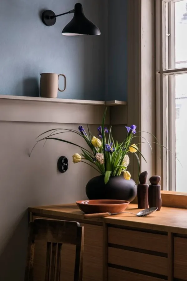 Audo Copenhagen Vasen-Surround Vase, braunes Holz
