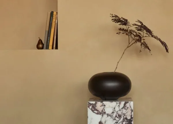 Audo Copenhagen Vasen-Surround Vase, braunes Holz